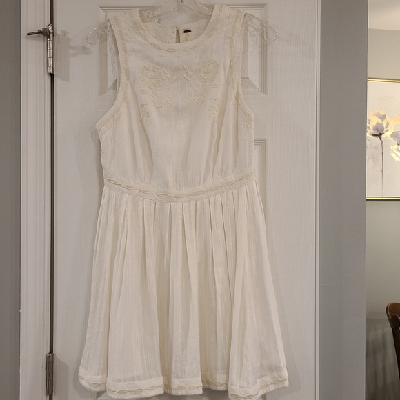 Free People Dresses & Skirts - Free People Birds of a Feather white dress Size 6